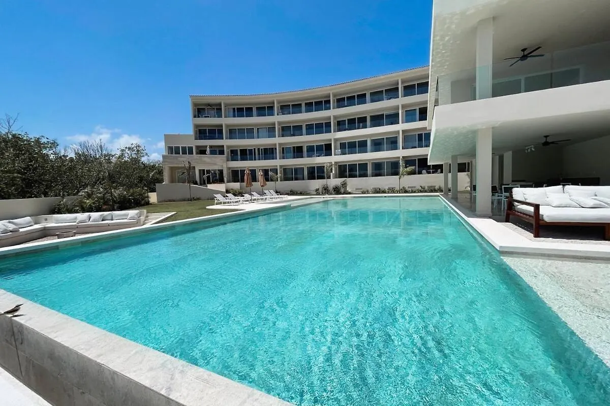 Azure Caribbean Citrine Apartment Puerto Aventuras