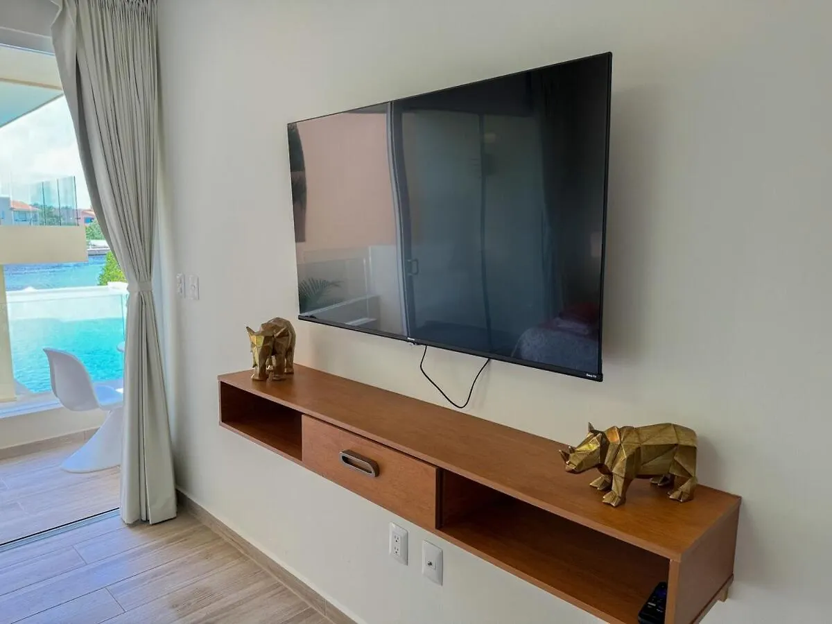 Azure Caribbean Citrine Apartment Puerto Aventuras
