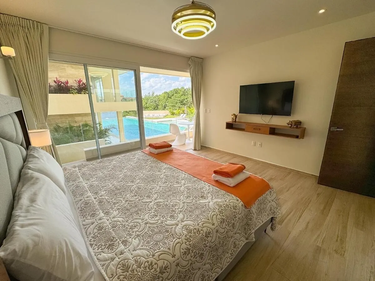 Azure Caribbean Citrine Apartment Puerto Aventuras