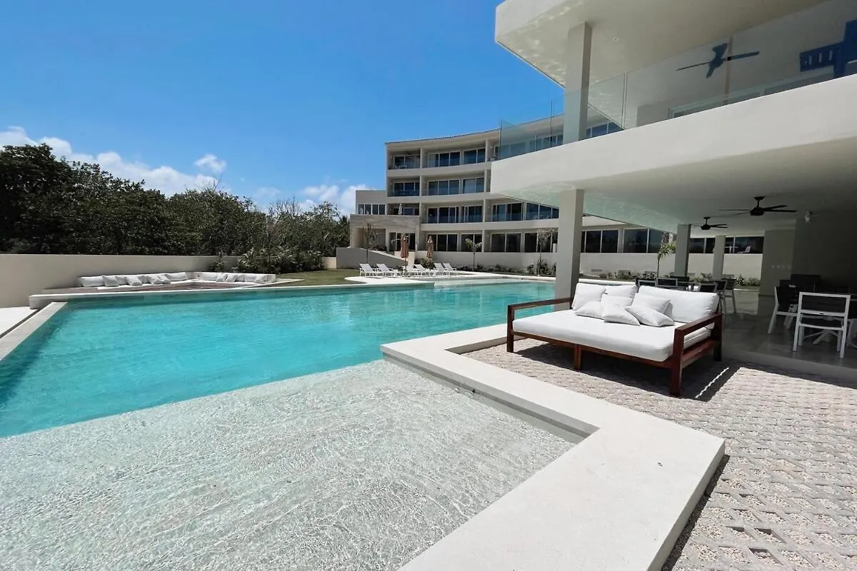 Azure Caribbean Citrine Apartment Puerto Aventuras