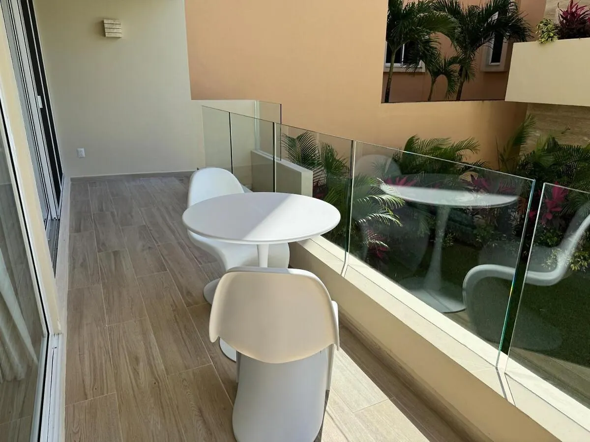 Azure Caribbean Citrine Apartment Puerto Aventuras