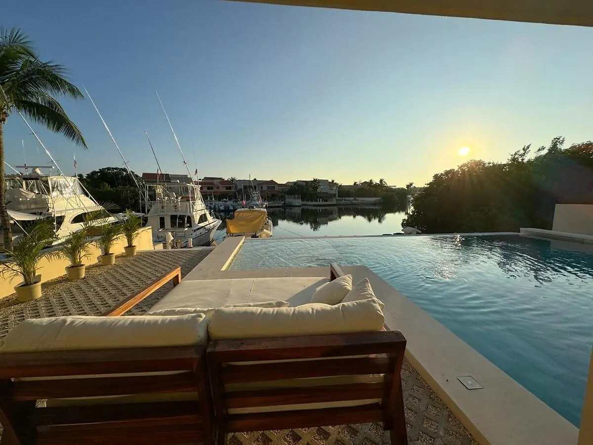 Azure Caribbean Citrine Apartment Puerto Aventuras